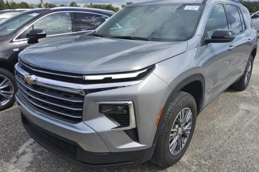 2025 Chevrolet Traverse photo 1