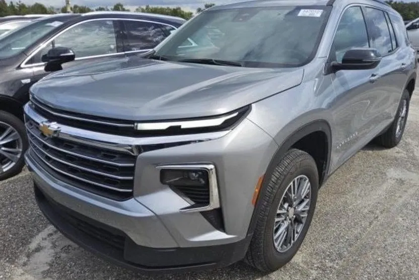 2025 Chevrolet Traverse photo 1