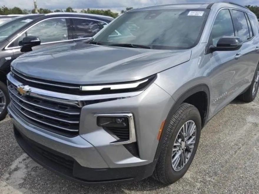 2025 Chevrolet Traverse photo 1