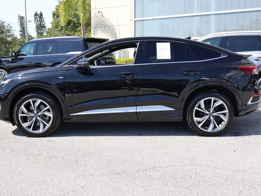 2024 Audi Q4 50 55 E-tron Premium Plus photo 1