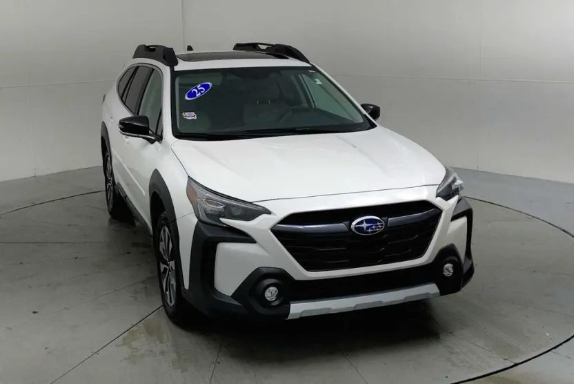 2025 Subaru Outback Limited photo 1