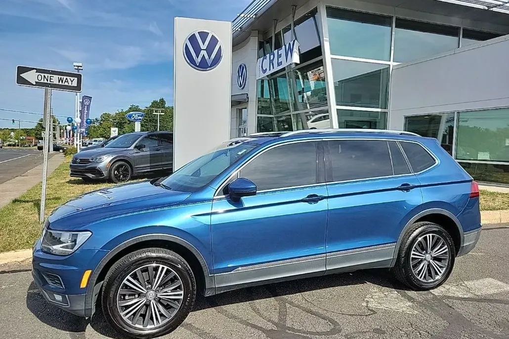 2018 Volkswagen Tiguan SEL photo 1