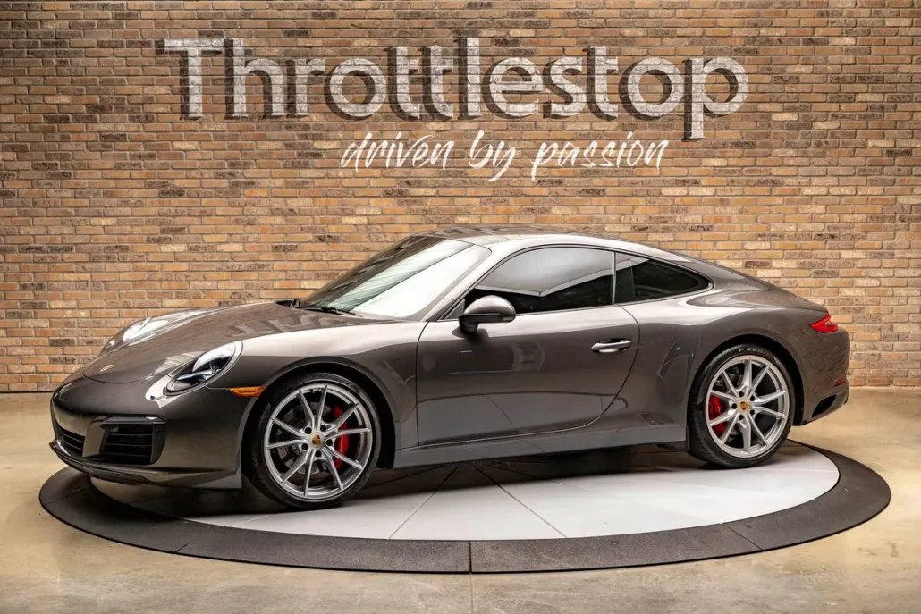 2017 Porsche 911 Coupe photo 1