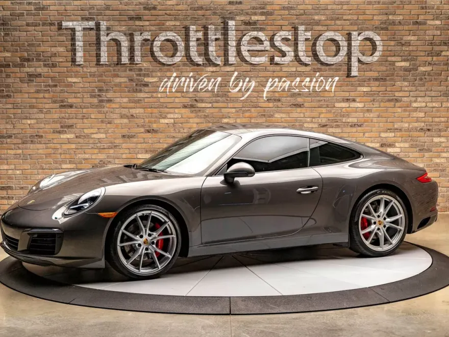 2017 Porsche 911 Coupe photo 1