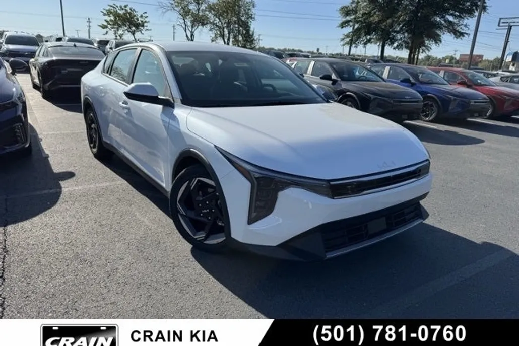 2025 Kia K4 EX photo 1