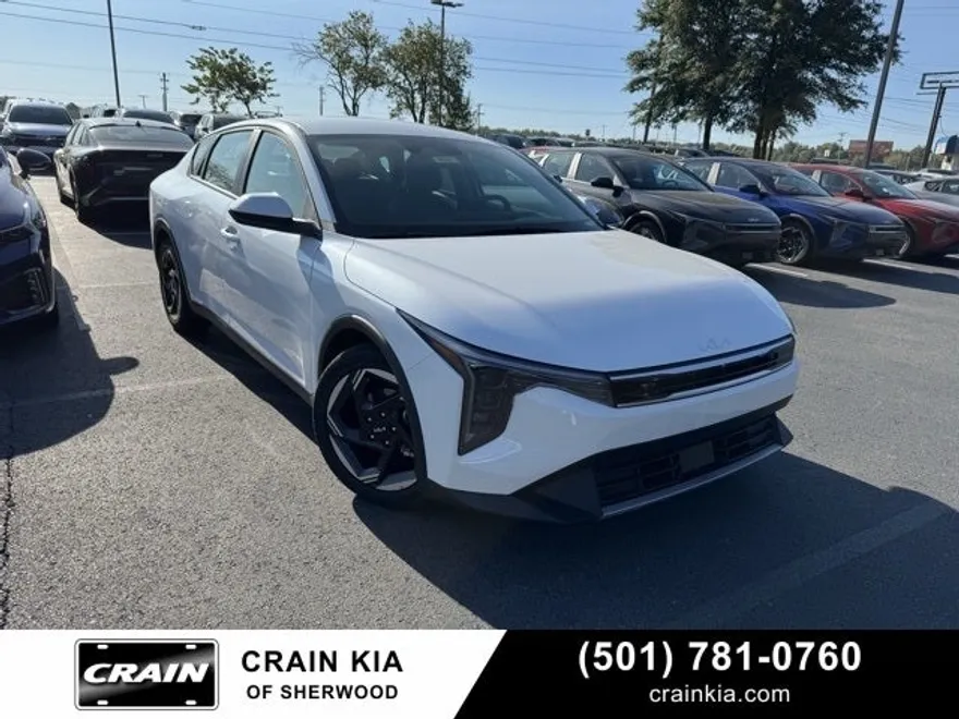2025 Kia K4 EX photo 1