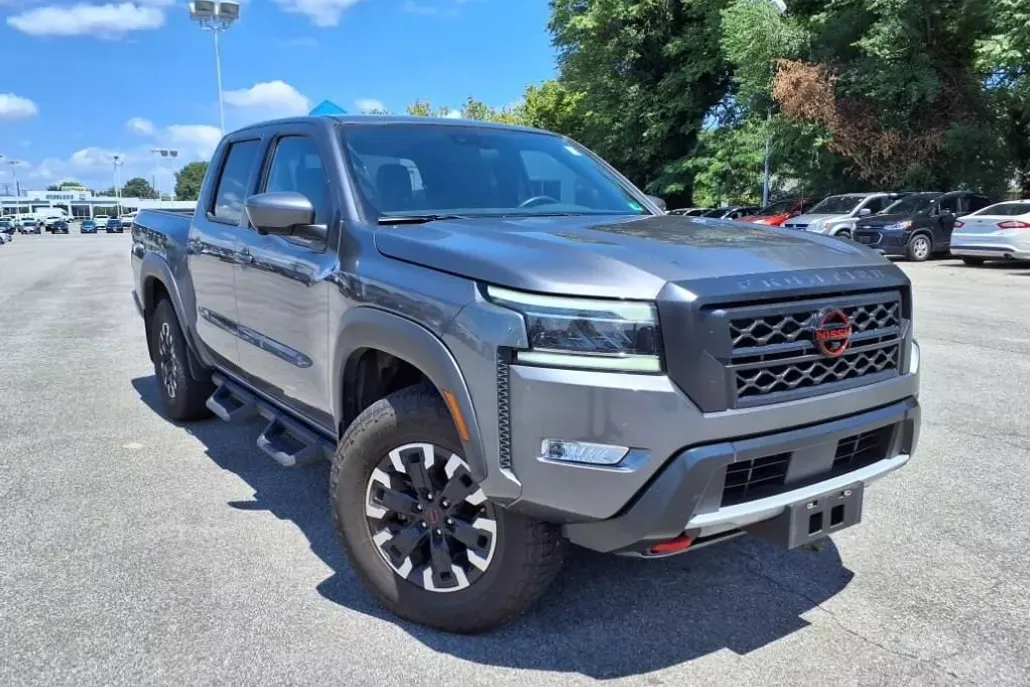 2023 Nissan Frontier PRO-4X Crew Cab photo 1