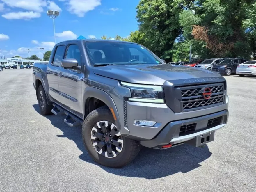 2023 Nissan Frontier PRO-4X Crew Cab photo 1