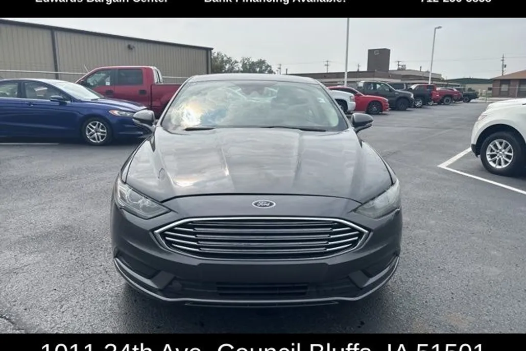 2017 Ford Fusion SE photo 1