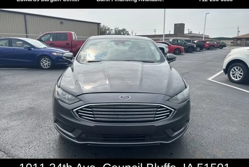 2017 Ford Fusion SE photo 1