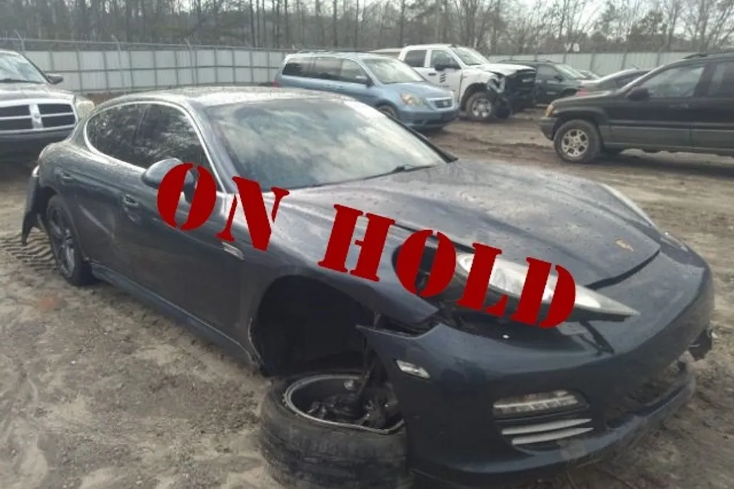 2010 Porsche Panamera S photo 1