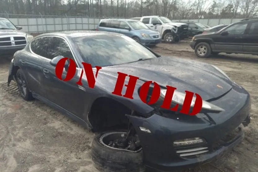 2010 Porsche Panamera S photo 1