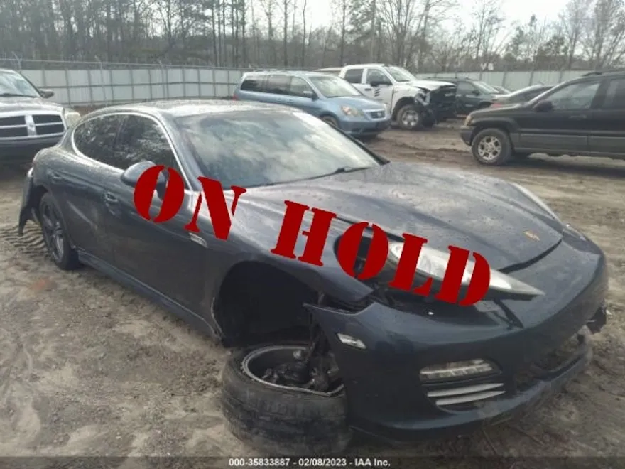 2010 Porsche Panamera S photo 1