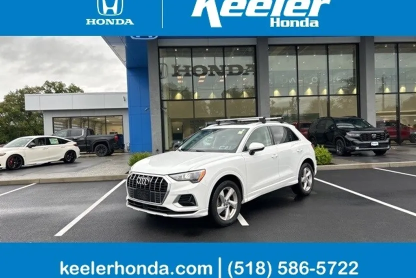 2020 Audi Q3 Premium photo 1