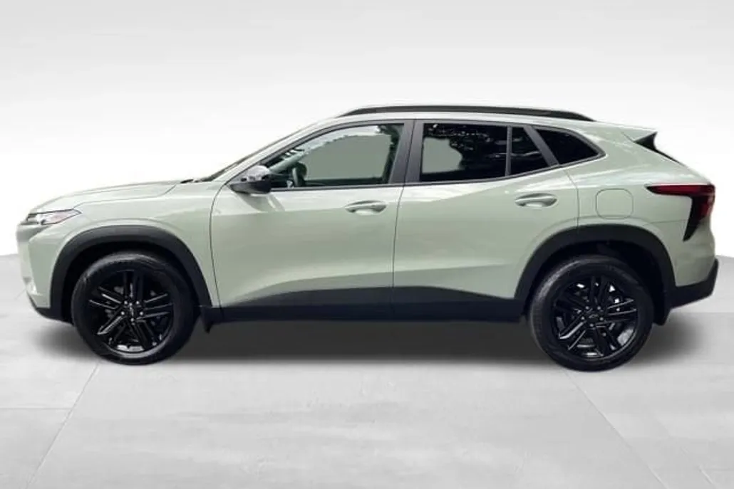 2025 Chevrolet Trax ACTIV photo 1