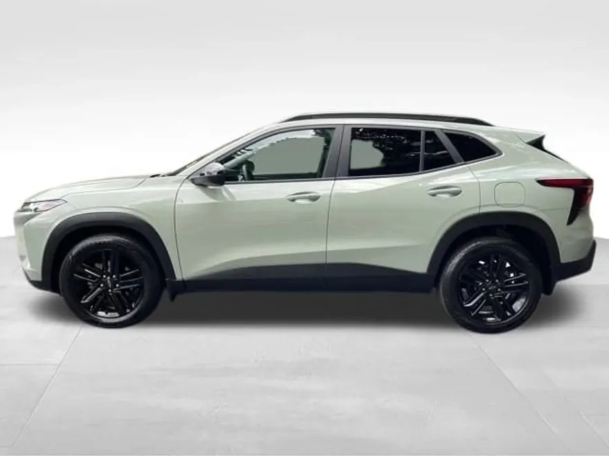 2025 Chevrolet Trax ACTIV photo 1