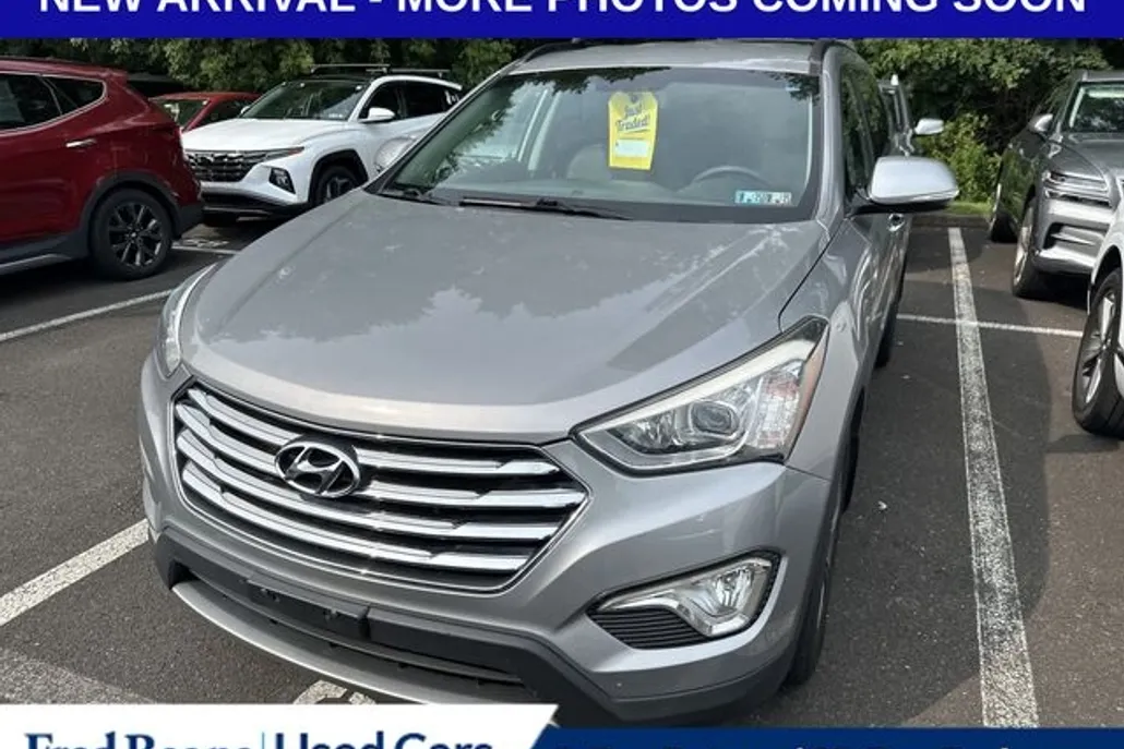 2016 Hyundai Santa Fe SE photo 1