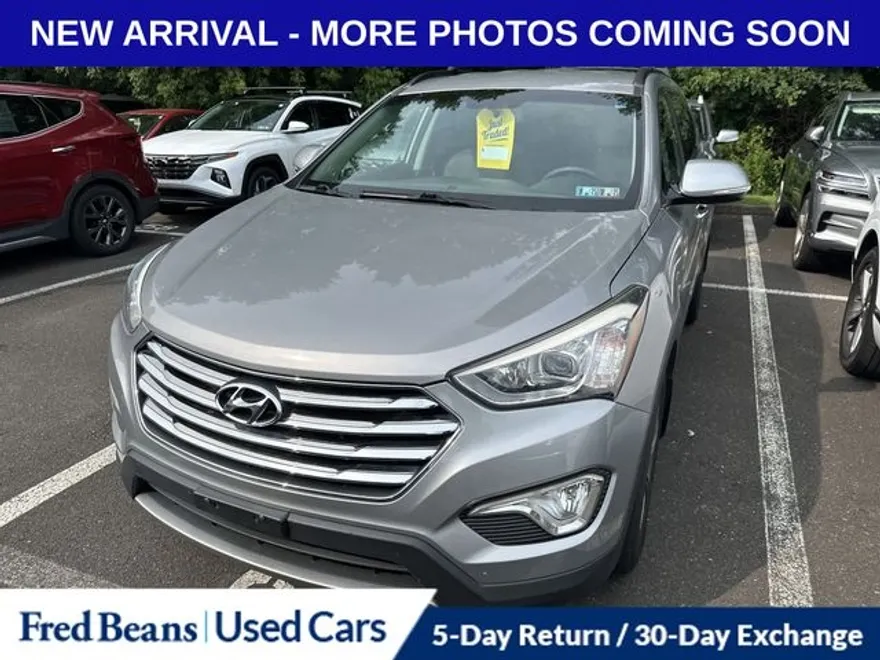 2016 Hyundai Santa Fe SE photo 1