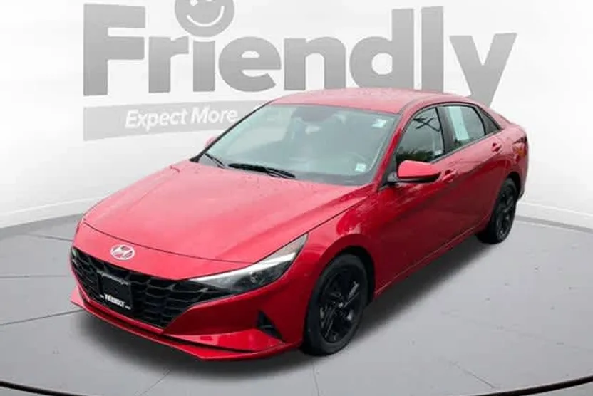 2022 Hyundai Elantra SEL Convenience photo 1
