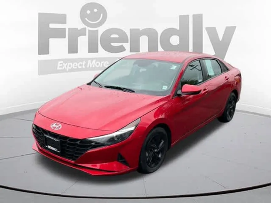 2022 Hyundai Elantra SEL Convenience photo 1