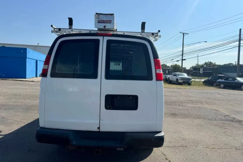 2019 Chevrolet Express 3500 Cargo Van photo 1