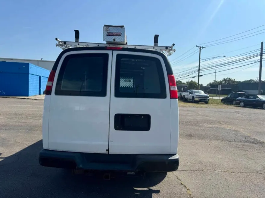 2019 Chevrolet Express 3500 Cargo Van photo 1