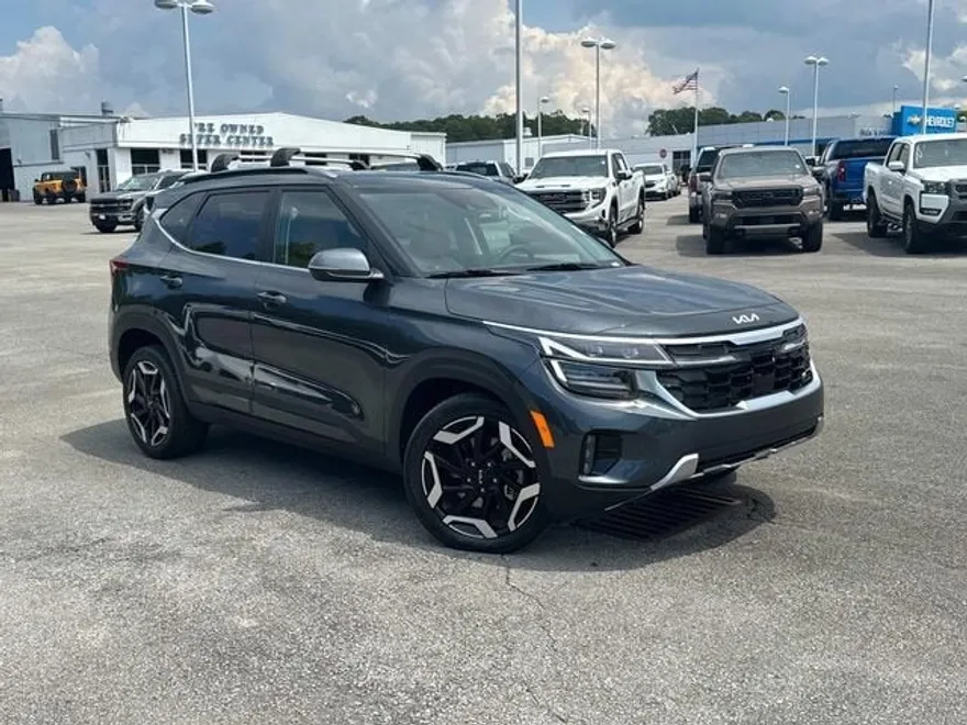 2024 Kia Seltos SX photo 1