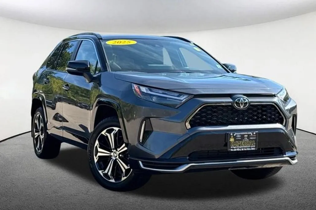 2025 Toyota RAV4 Hybrid XSE photo 1