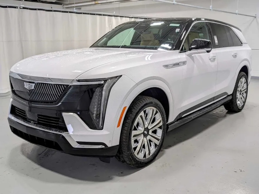 2025 Cadillac Escalade IQ Luxury photo 1