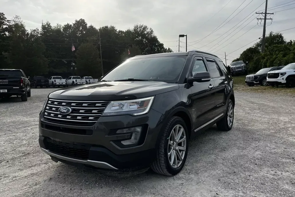 2017 Ford Explorer Limited photo 1