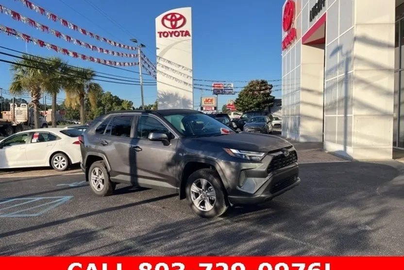 2024 Toyota RAV4 XLE photo 1