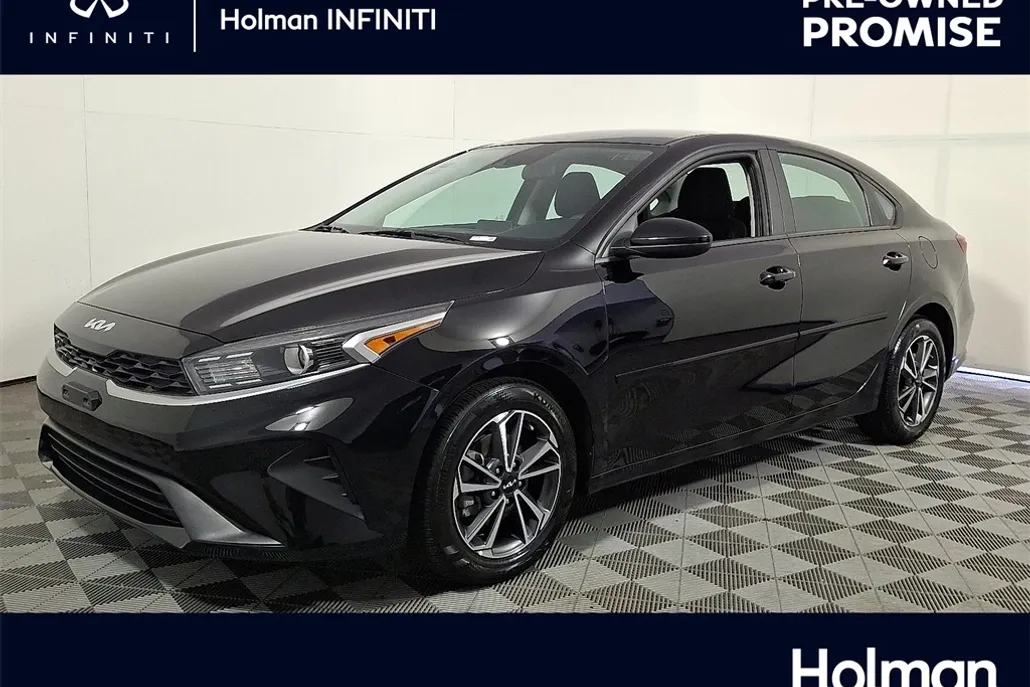 2022 Kia Forte LXS photo 1