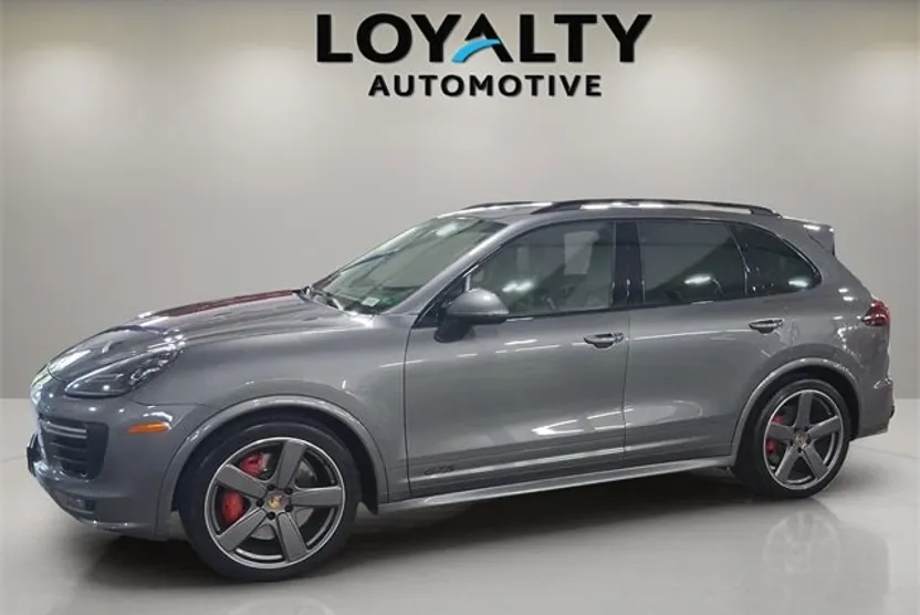 2016 Porsche Cayenne GTS photo 1