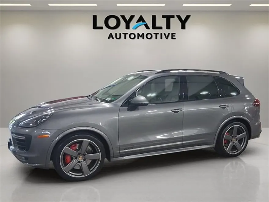 2016 Porsche Cayenne GTS photo 1