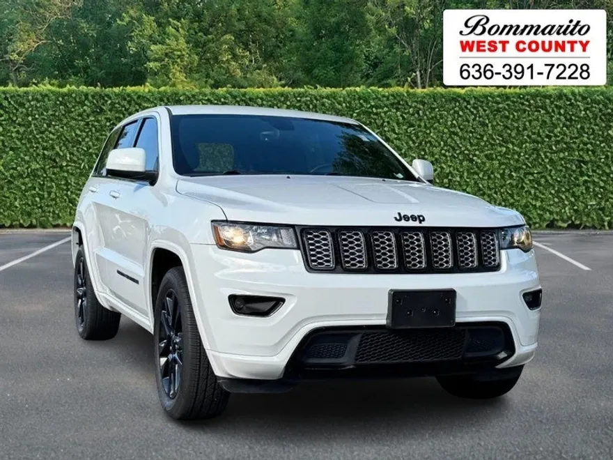 2017 Jeep Grand Cherokee Altitude photo 1