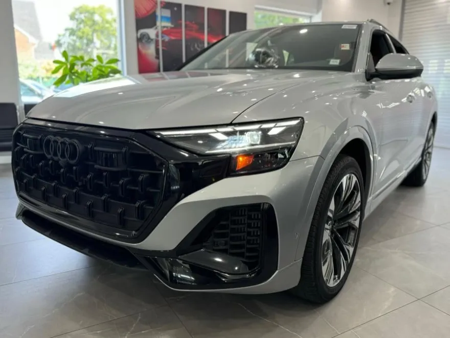 2024 Audi Q8 Premium 55 photo 1