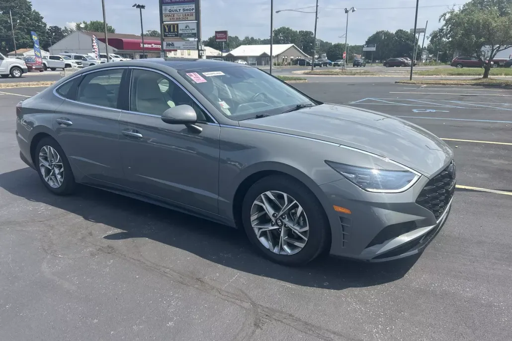 2023 Hyundai Sonata SEL photo 1