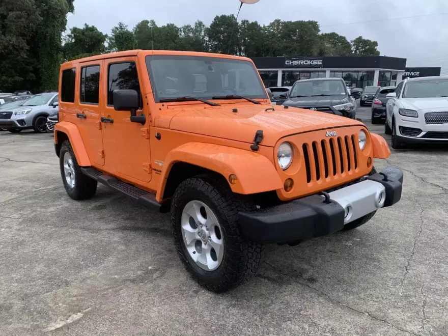 2013 Jeep Wrangler Unlimited Sahara photo 1