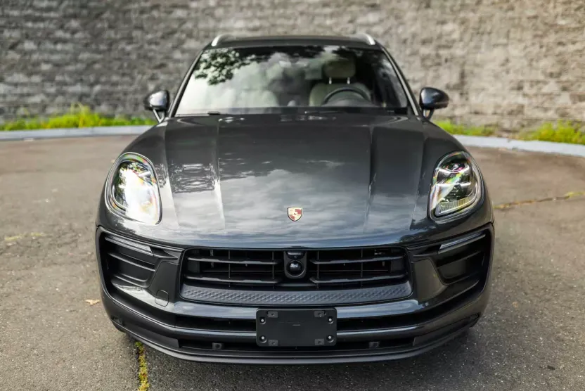 2024 Porsche Macan Base photo 1