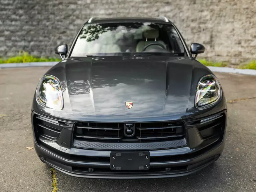 2024 Porsche Macan Base photo 1