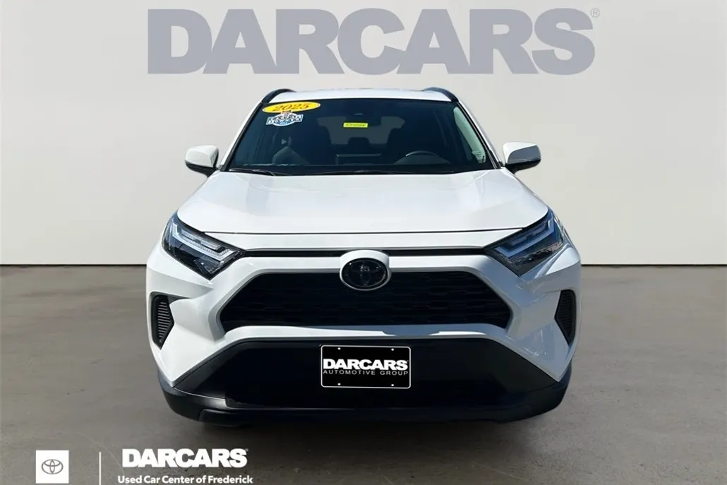 2025 Toyota RAV4 XLE photo 1