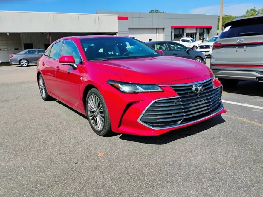 2022 Toyota Avalon Limited photo 1