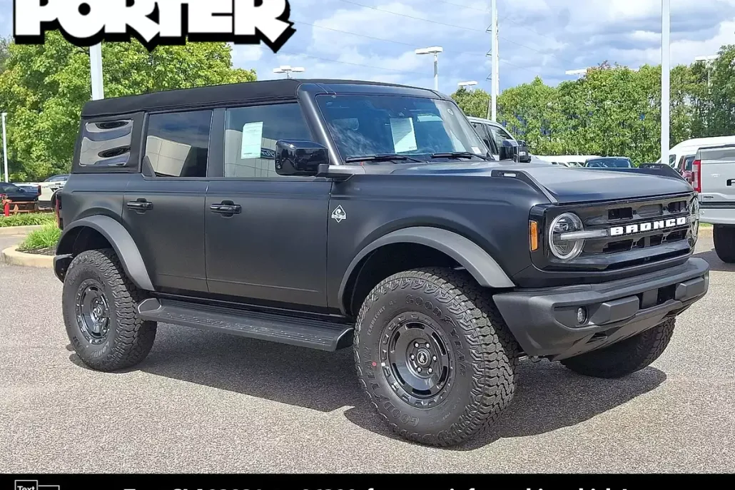 2025 Ford Bronco Outer Banks photo 1
