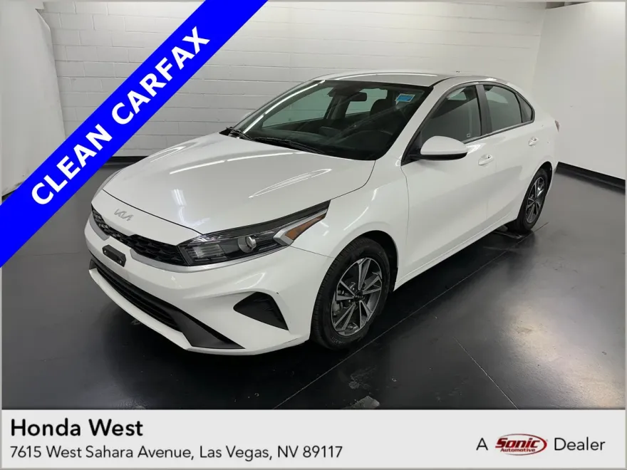 2024 Kia Forte LXS photo 1
