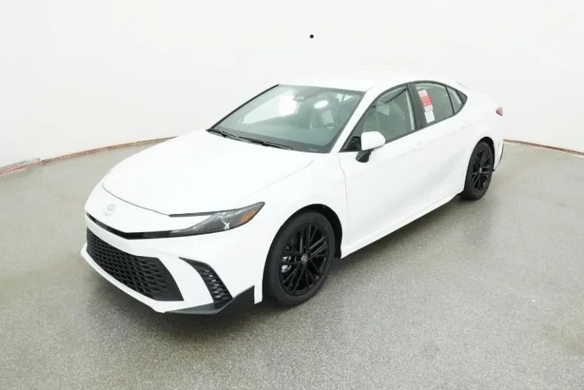 2026 Toyota Camry SE photo 1