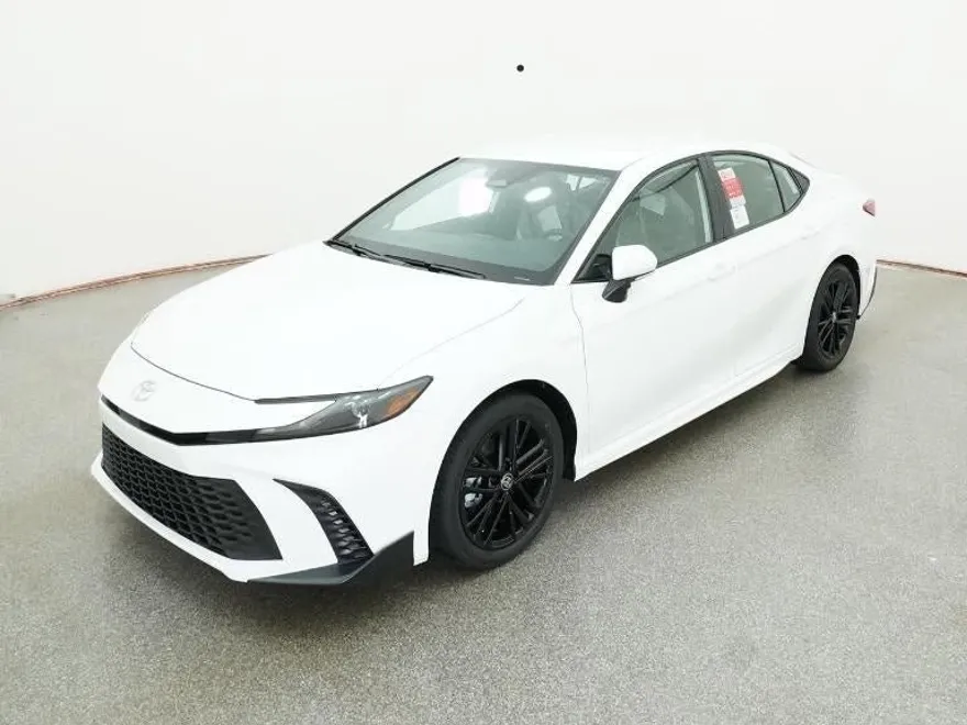 2026 Toyota Camry SE photo 1