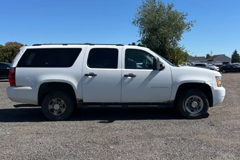 2013 Chevrolet Suburban 2500 photo 1