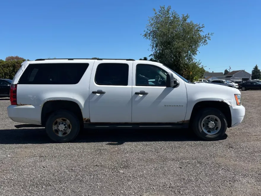 2013 Chevrolet Suburban 2500 photo 1