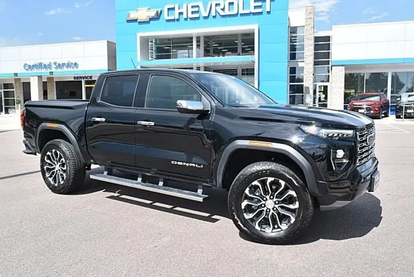 2024 Gmc Canyon Denali photo 1