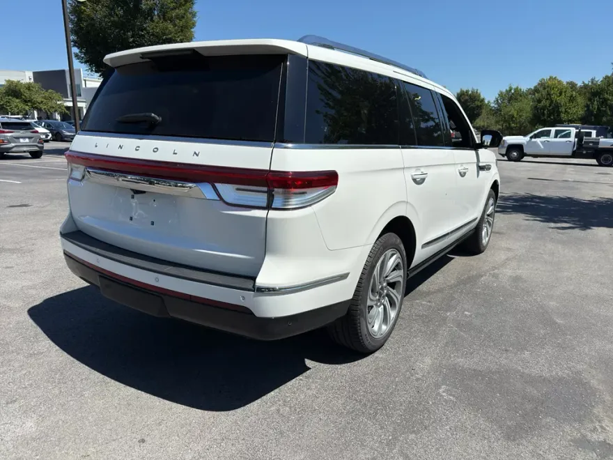 2024 Lincoln Navigator Reserve photo 1